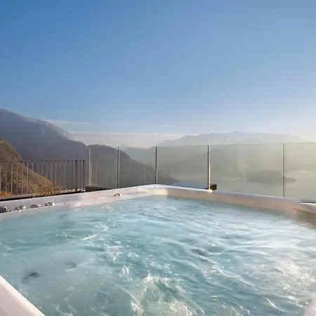 Summer And Winter Perledo